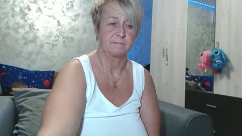 Lovepinklilly online show from December 16, 6:02 pm