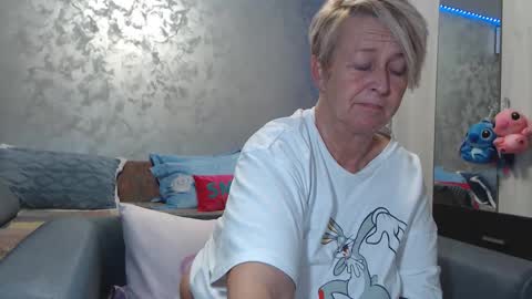 Lovepinklilly online show from February 28, 7:48 pm