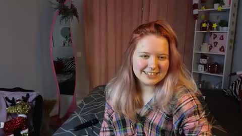 rosethomas_ online show from December 15, 8:51 am