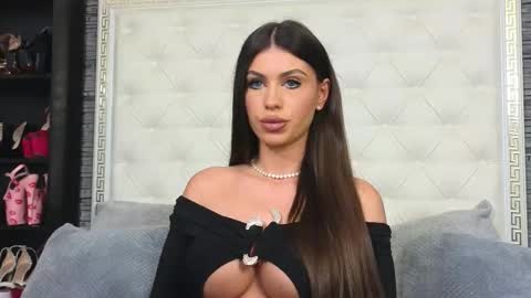 Gabriela online show from November 6, 8:04 am