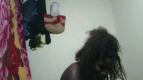 Snapshot of roseyaa chatting on September 11, 6:52 pm Roseyaa online show from September 11, 6:52 pm