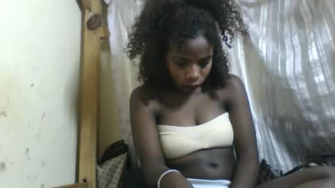 Snapshot of roseyaa chatting on September 15, 6:35 am Roseyaa online show from September 15, 6:35 am