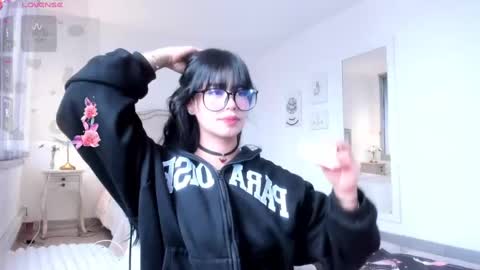 Rosieeee  online show from September 12, 5:35 pm