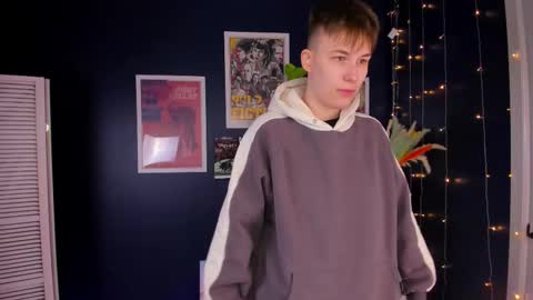 Mia online show from November 19, 11:10 am