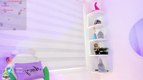   online show from January 3, 7:07 pm