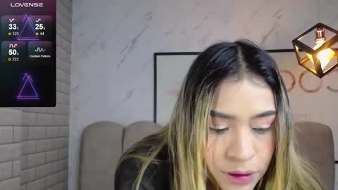 Snapshot of rosse_jeane_v chatting on December 5, 3:15 am rosse jeane v online show from December 5, 3:15 am