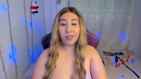 ROSSE DEMOND  online show from February 22, 1:51 am