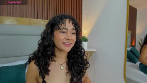 Snapshot of rossie_lanie_ chatting on December 20, 1:18 pm rossie_lanie_ online show from December 20, 1:18 pm