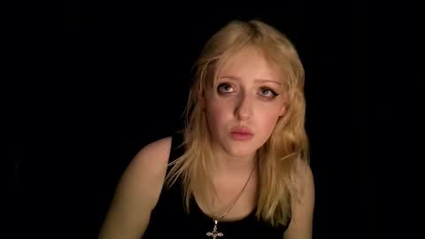 rosy_petal online show from October 16, 5:58 pm