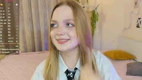 Im Luna online show from May 27, 1:57 am