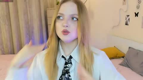 Im Luna online show from May 27, 9:12 pm