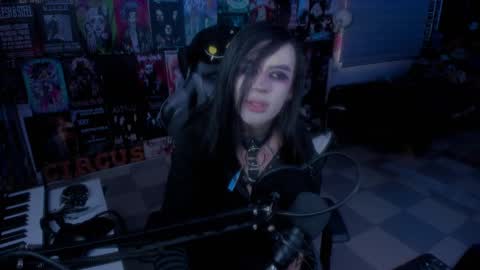 Snapshot of rotten_dreams chatting on February 10, 9:36 pm rot online show from February 10, 9:36 pm
