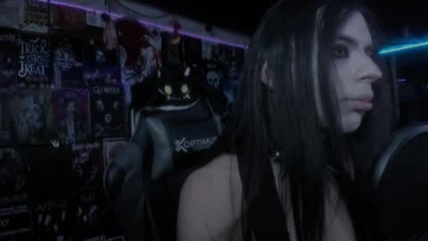 Snapshot of rotten_dreams chatting on February 24, 9:52 pm rot online show from February 24, 9:52 pm