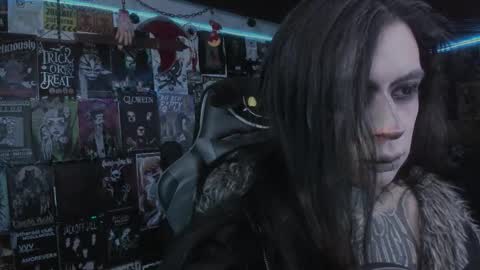 Snapshot of rotten_dreams chatting on December 19, 9:33 pm rot online show from December 19, 9:33 pm