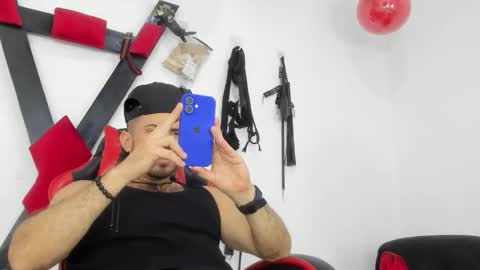 Tommy and Steven online show from December 18, 4:51 am