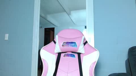 Snapshot of rousebonnett chatting on December 11, 7:46 pm ROUSE online show from December 11, 7:46 pm