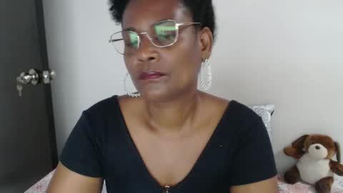 luxa online show from February 4, 1:06 pm