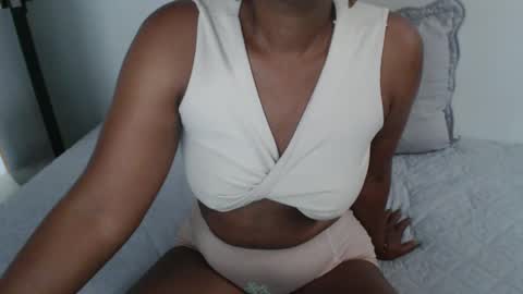 luxa online show from February 19, 1:50 pm