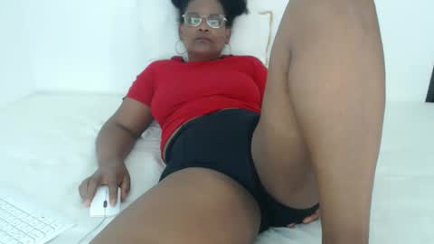 luxa online show from October 25, 6:02 pm