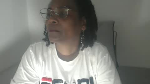 luxa online show from December 17, 1:39 pm