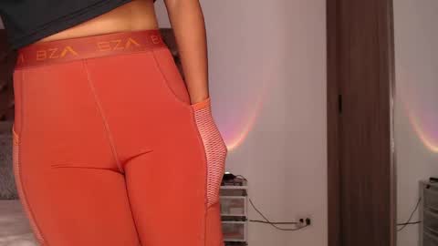 Snapshot of rouss_henao chatting on April 16, 11:18 pm Rouss marie henao online show from April 16, 11:18 pm
