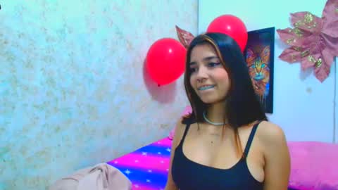 Snapshot of rousse_violet chatting on February 17, 8:47 pm rousse_violet online show from February 17, 8:47 pm