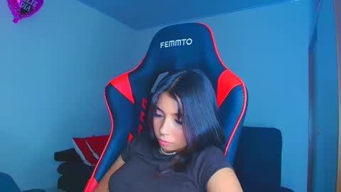 Snapshot of rousse_violet chatting on September 27, 11:54 pm rousse_violet online show from September 27, 11:54 pm