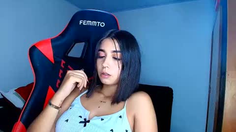 rousse_violet online show from April 12, 1:10 am