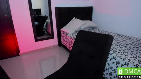    online show from April 15, 3:52 pm