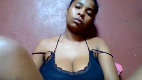 Snapshot of rovaelyah chatting on June 1, 4:09 pm rovaelyah online show from June 1, 4:09 pm