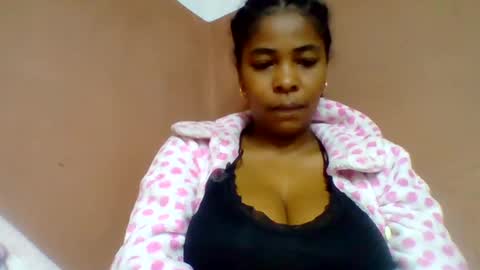 Snapshot of rovaelyah chatting on July 12, 2:46 am rovaelyah online show from July 12, 2:46 am