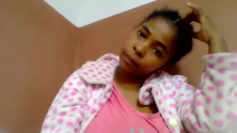 Snapshot of rovaelyah chatting on July 13, 9:01 am rovaelyah online show from July 13, 9:01 am