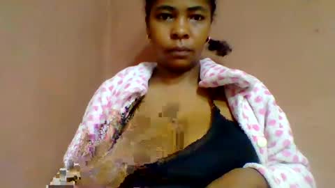 Snapshot of rovaelyah chatting on July 14, 1:30 am rovaelyah online show from July 14, 1:30 am