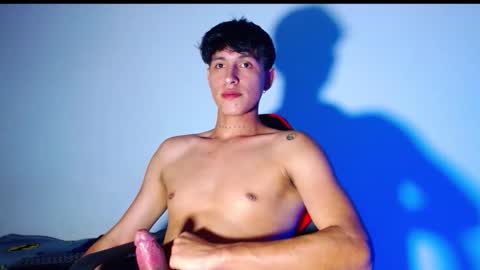 rowanboy23 online show from December 5, 3:15 am