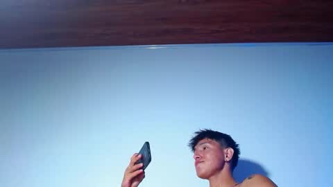 rowanboy23 online show from March 21, 6:29 am