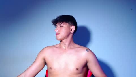 rowanboy23 online show from May 10, 1:22 am