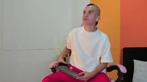 Rowan online show from April 24, 7:49 pm