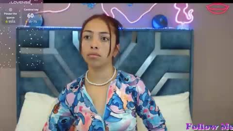 Snapshot of roxan_fox_ chatting on February 23, 4:54 am Roxane online show from February 23, 4:54 am