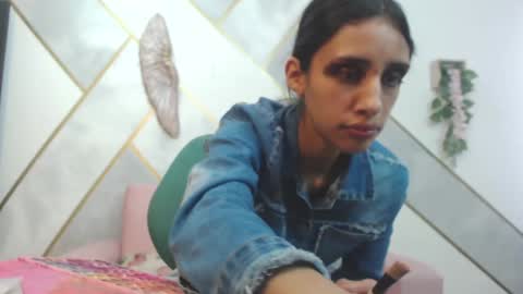 Snapshot of roxana_cyrano chatting on January 9, 7:50 pm online show from January 9, 7:50 pm