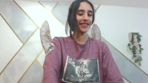 Snapshot of roxana_cyrano chatting on February 17, 6:37 pm online show from February 17, 6:37 pm