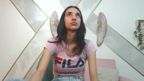 Snapshot of roxana_cyrano chatting on February 20, 6:57 pm online show from February 20, 6:57 pm