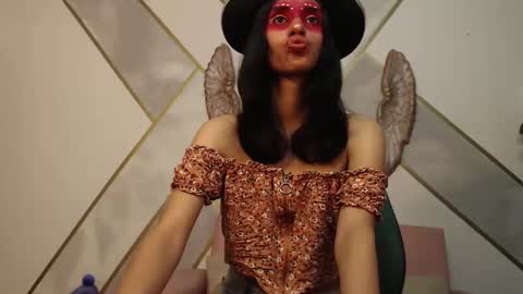 Snapshot of roxana_cyrano chatting on February 20, 10:15 pm online show from February 20, 10:15 pm