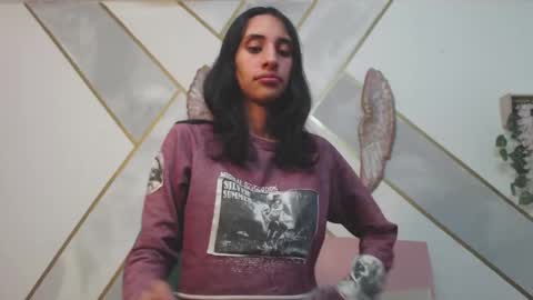 Snapshot of roxana_cyrano chatting on February 21, 7:21 pm online show from February 21, 7:21 pm