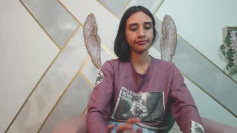 Snapshot of roxana_cyrano chatting on February 25, 7:14 pm online show from February 25, 7:14 pm