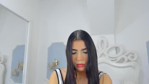 roxana_scott1 online show from September 19, 3:41 am