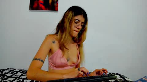 roxy online show from December 14, 7:07 am