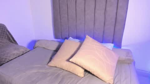 Roxane online show from November 23, 6:46 am