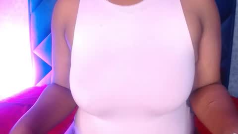 roxanemiranda online show from May 30, 7:11 pm