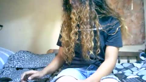 roxanne_98 online show from January 18, 12:36 pm