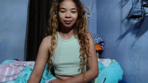 roxanne_98 online show from June 30, 3:18 am
